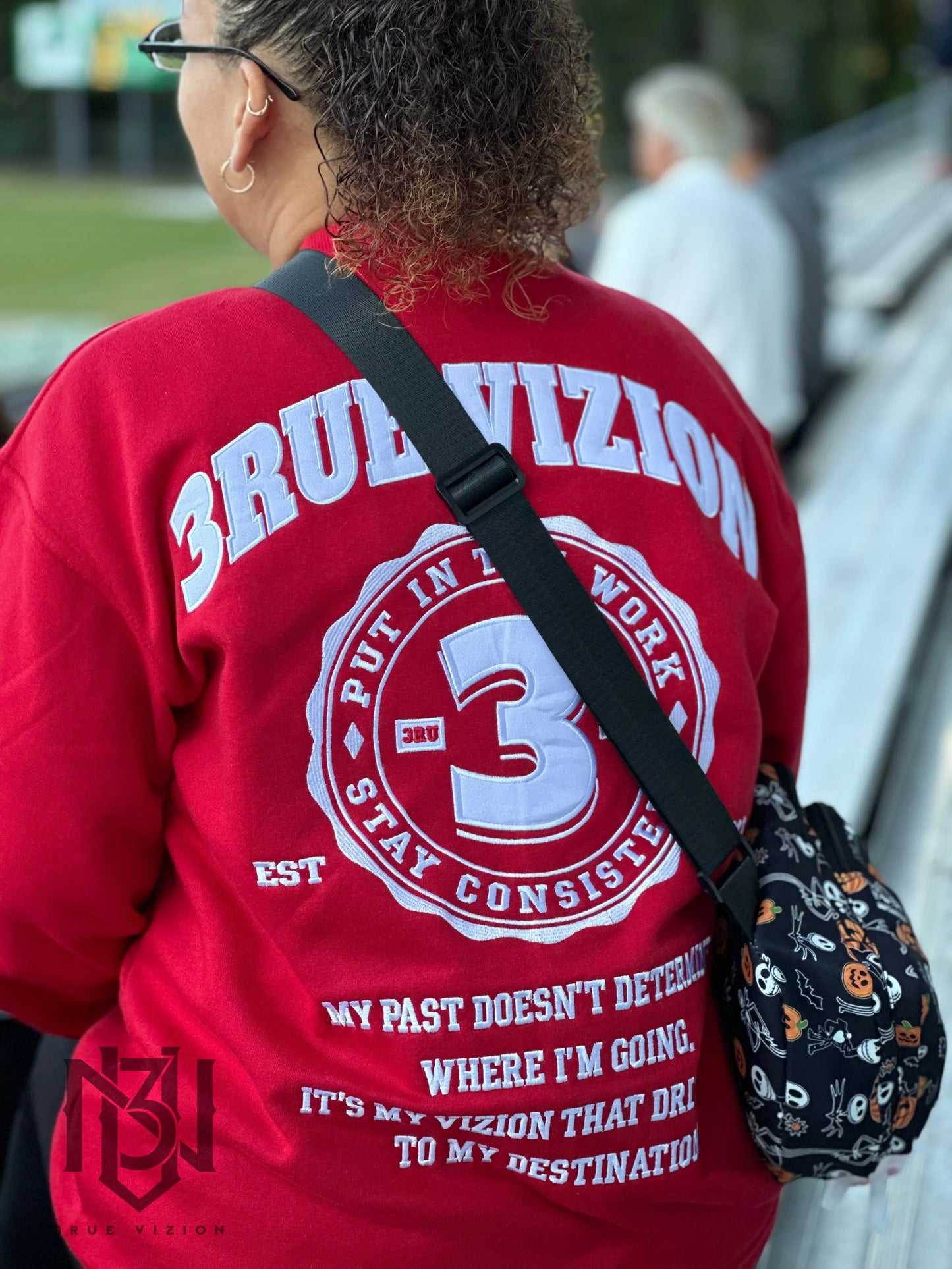 BADGE SWEATSHIRT (RED & WHITE) - 3rue Vizion