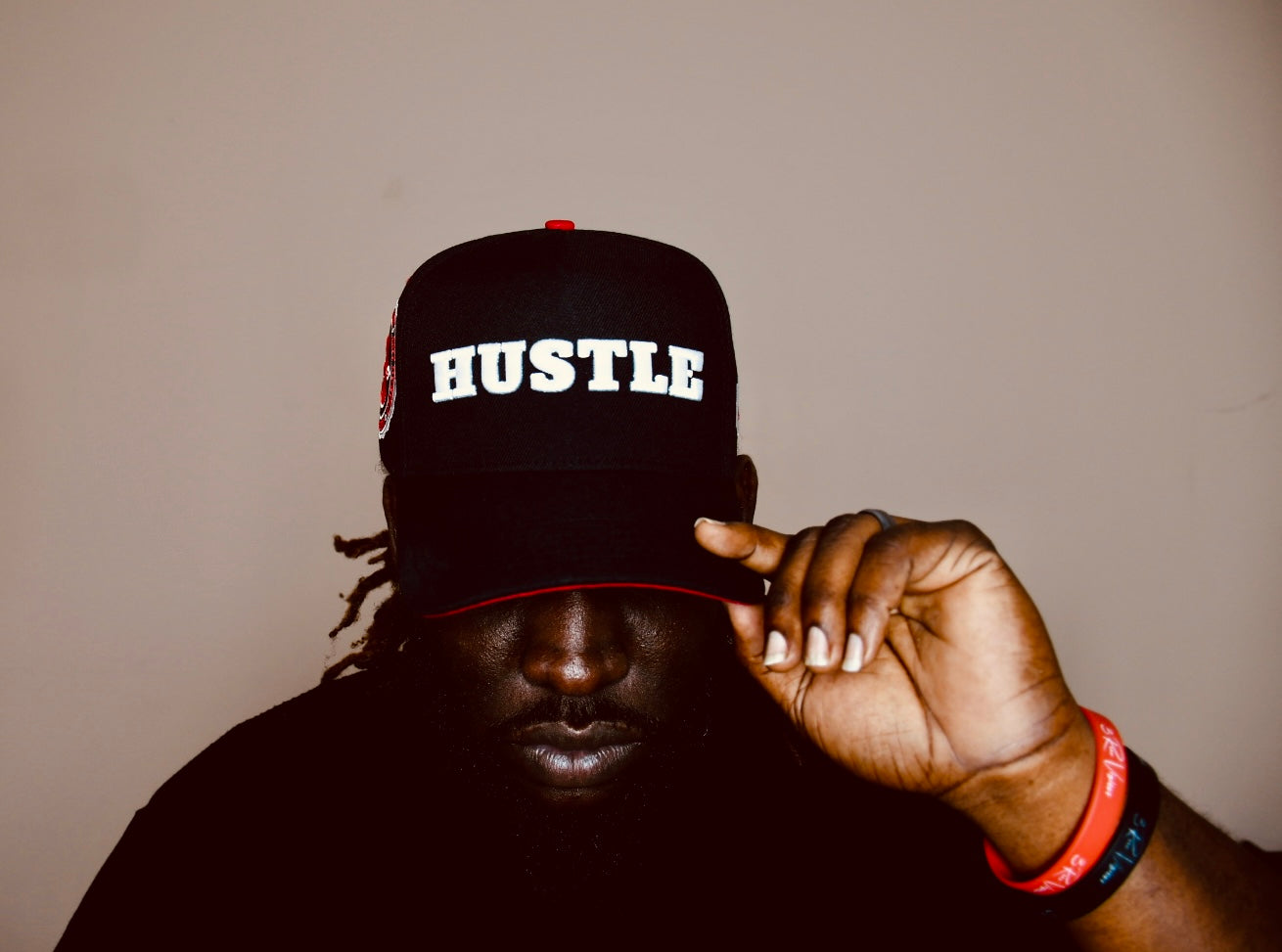 A-FRAME CURVED BRIM - HUSTLE