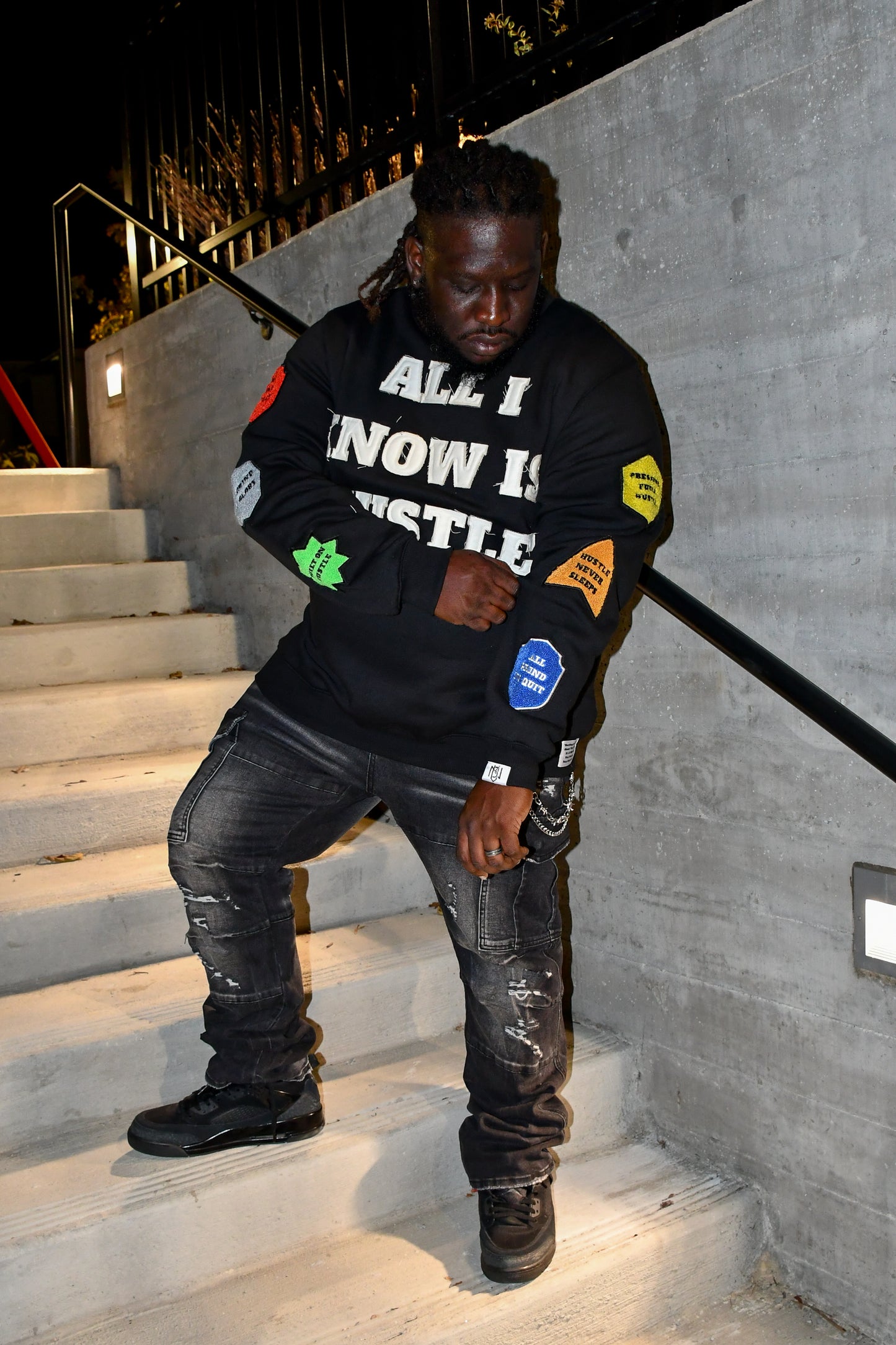ALL I KNOW IS HUSTLE - CREWNECK SWEATSHIRT 3rue Vizion