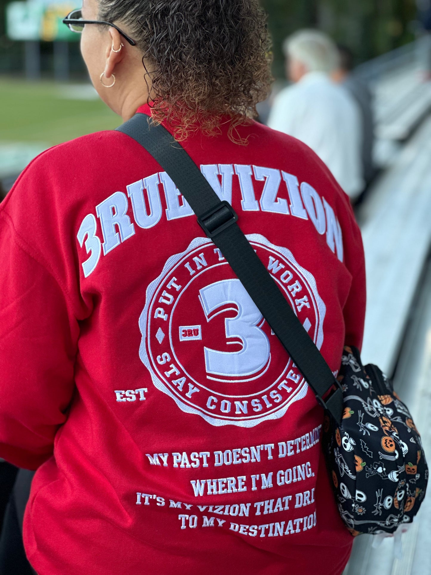 BADGE SWEATSHIRT (RED & WHITE)