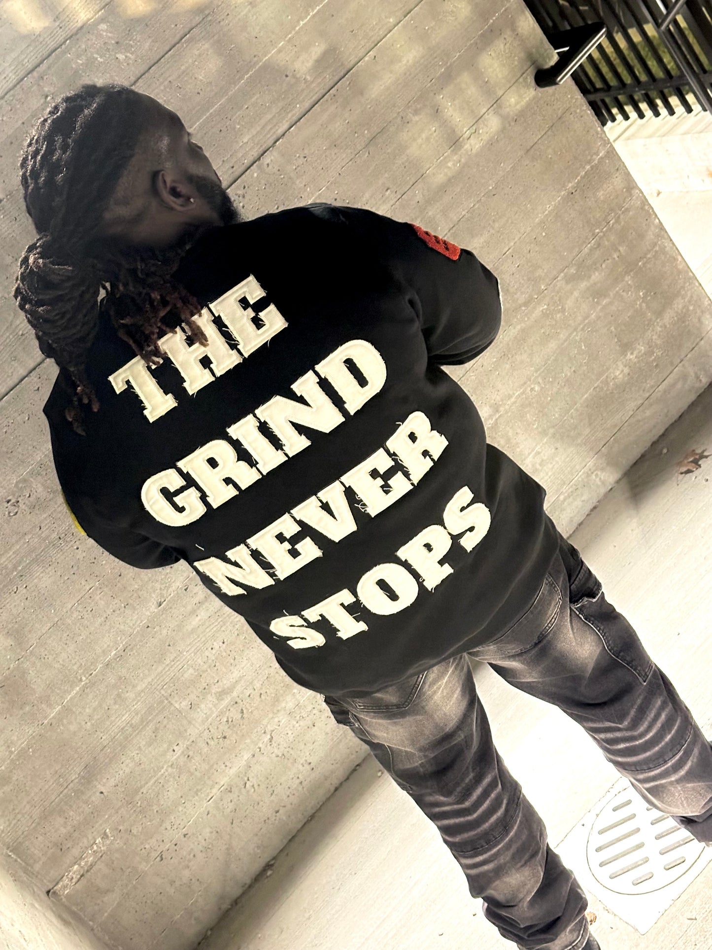 ALL I KNOW IS HUSTLE - CREWNECK SWEATSHIRT 3rue Vizion