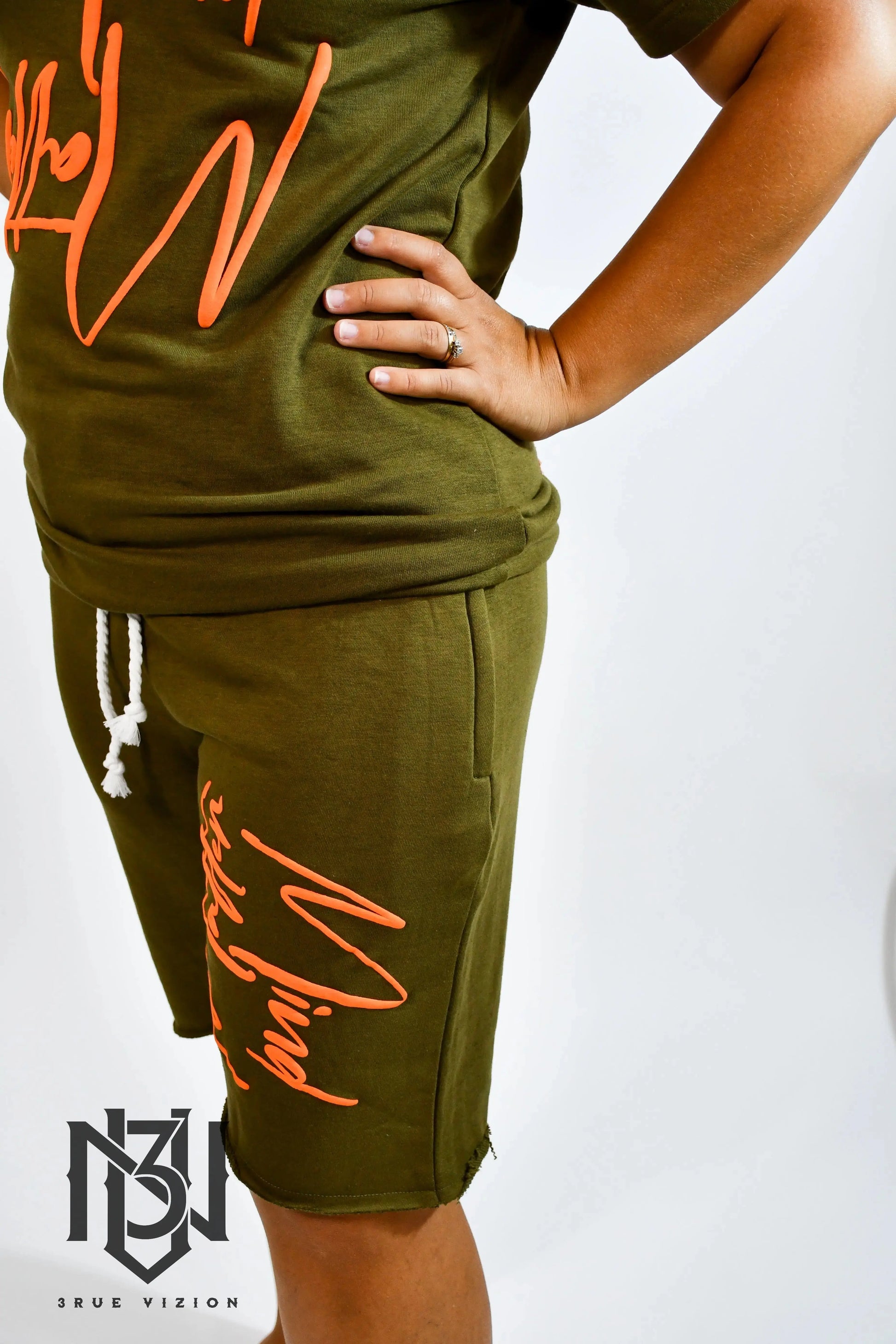 Mind Over Matter Distressed Shorts – Green/Orange 3rue Vizion